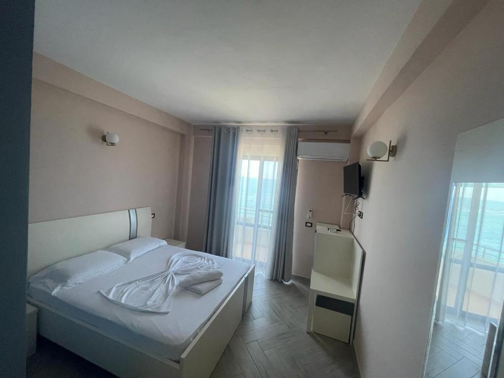 Hotel Ferrara Durrës Kültér fotó
