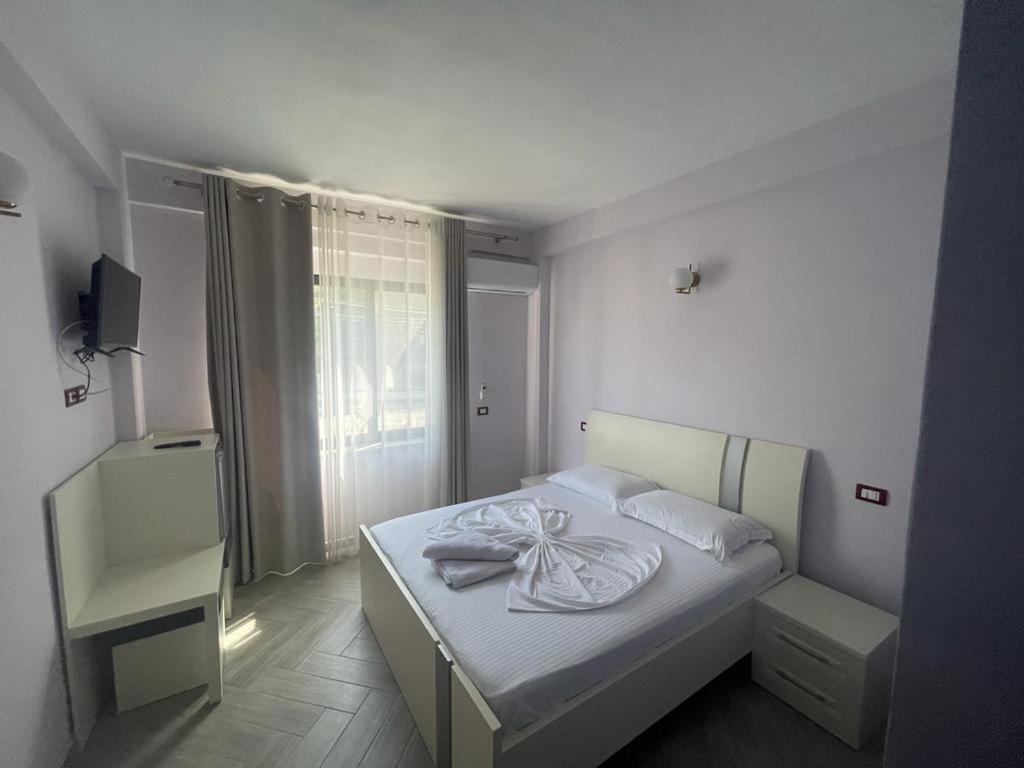 Hotel Ferrara Durrës Kültér fotó