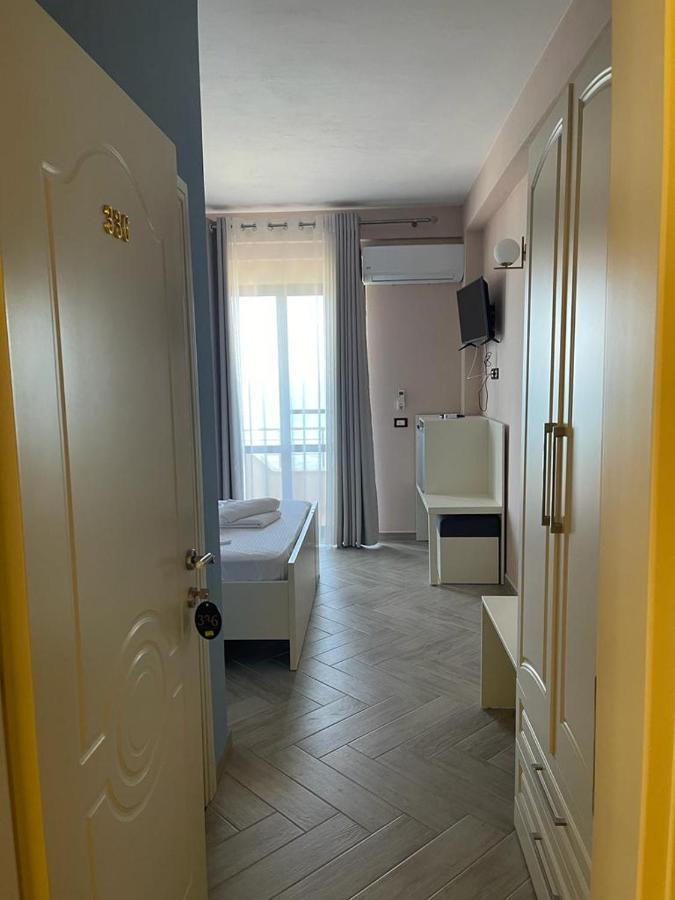 Hotel Ferrara Durrës Kültér fotó